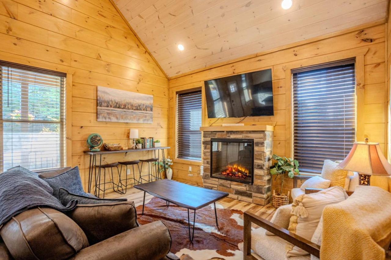 Villa 2Br Cozy Cabin In Smoky Mountains With Hot Tub Pigeon Forge Exterior foto